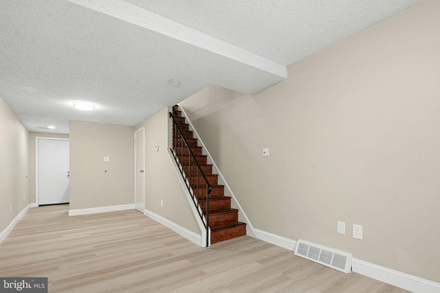 1519 W THOMPSON ST, Philadelphia, PA 19121
