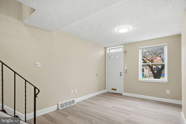 1519 W THOMPSON ST, Philadelphia, PA 19121