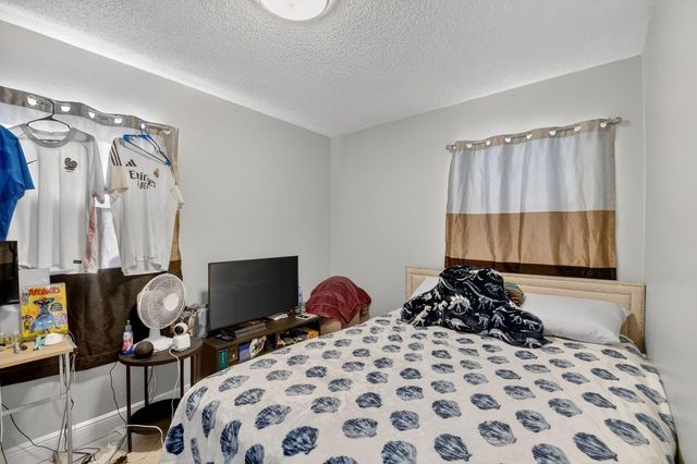 5590 S 35th Court, Greenacres, FL 33463