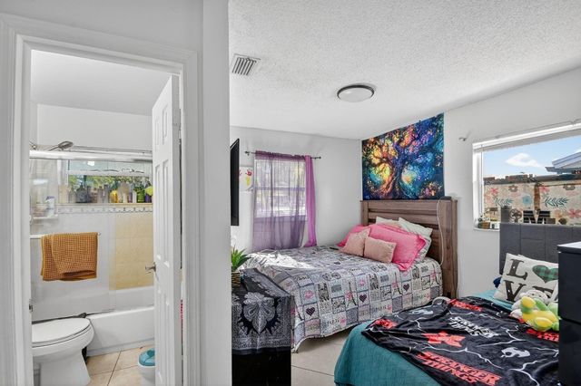 5590 S 35th Court, Greenacres, FL 33463