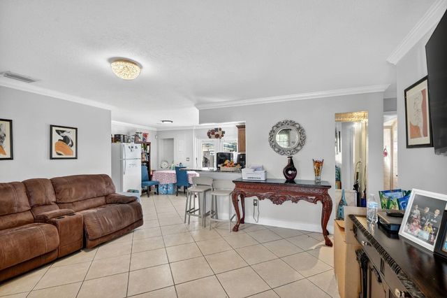 5590 S 35th Court, Greenacres, FL 33463