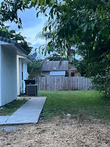 5335 NW 5th Street, Delray Beach, FL 33445