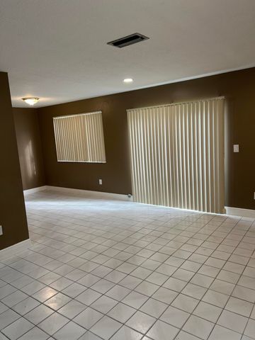 5335 NW 5th Street, Delray Beach, FL 33445