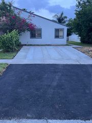 5335 NW 5th Street, Delray Beach, FL 33445