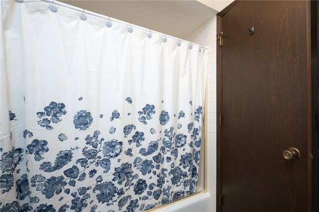 5703 Golden Court NE 34, Cedar Rapids, IA 52402