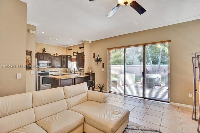 14361 N Royal Cove Circle 14361, Davie, FL 33325