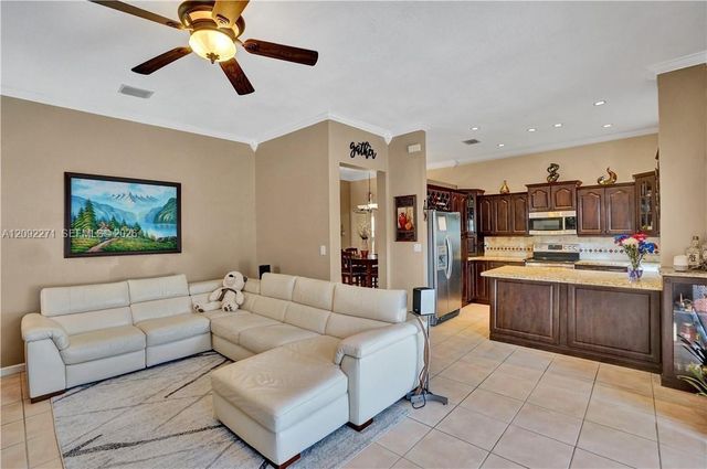 14361 N Royal Cove Circle 14361, Davie, FL 33325