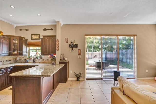 14361 N Royal Cove Circle 14361, Davie, FL 33325