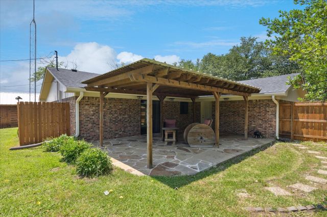 226 Hillcrest Street, Sanger, TX 76266