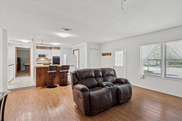 226 Hillcrest Street, Sanger, TX 76266