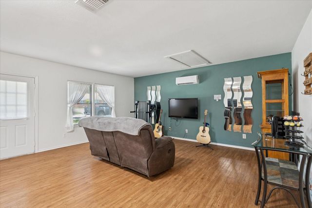 226 Hillcrest Street, Sanger, TX 76266