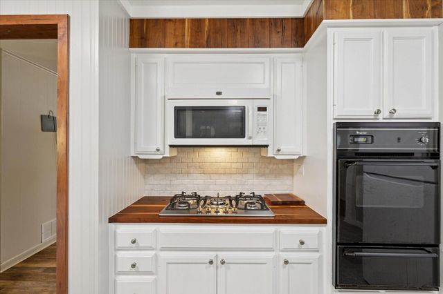 226 Hillcrest Street, Sanger, TX 76266