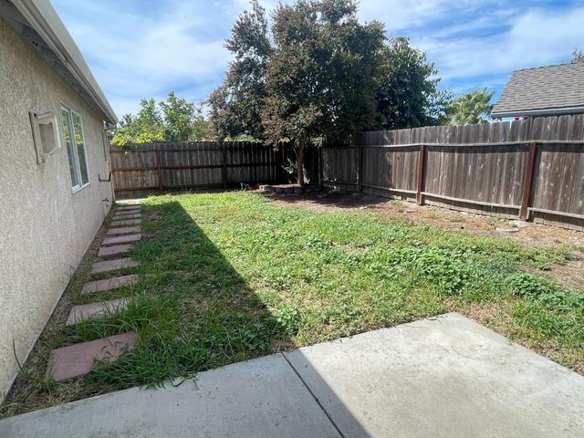 549 Victory Ave, Manteca, CA 95336