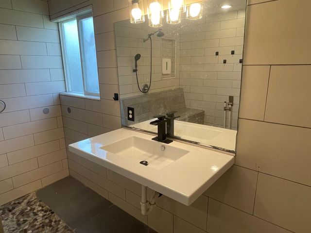 549 Victory Ave, Manteca, CA 95336