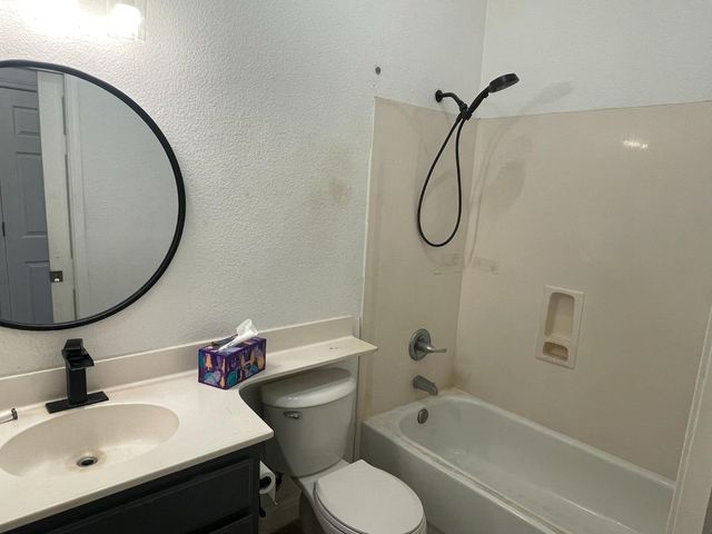 549 Victory Ave, Manteca, CA 95336