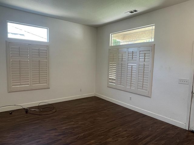 549 Victory Ave, Manteca, CA 95336