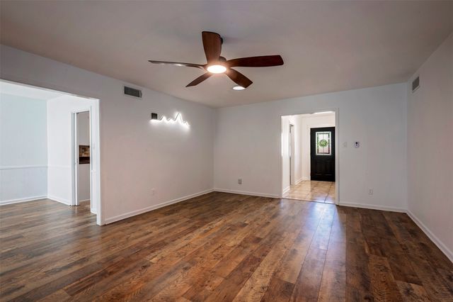 4912 Vega Court W, Fort Worth, TX 76133