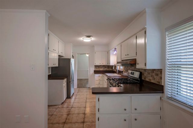 4912 Vega Court W, Fort Worth, TX 76133