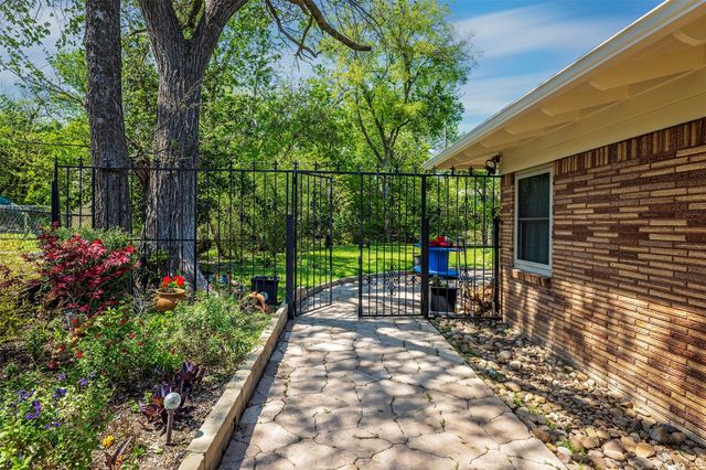 4912 Vega Court W, Fort Worth, TX 76133