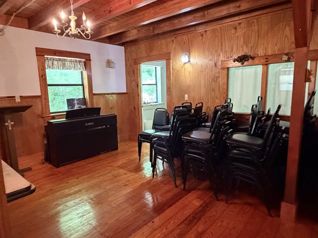242 Cane Creek Rd, Hohenwald, TN 38462