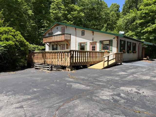 242 Cane Creek Rd, Hohenwald, TN 38462
