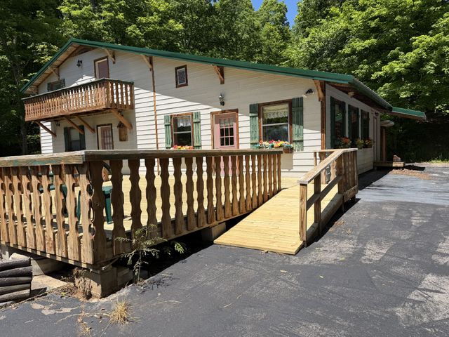 242 Cane Creek Rd, Hohenwald, TN 38462
