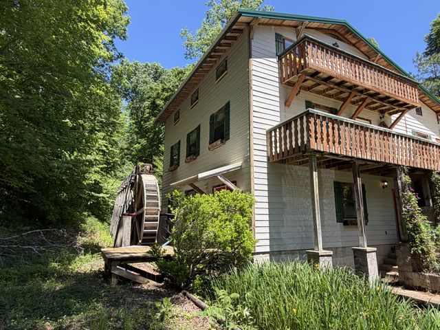 242 Cane Creek Rd, Hohenwald, TN 38462