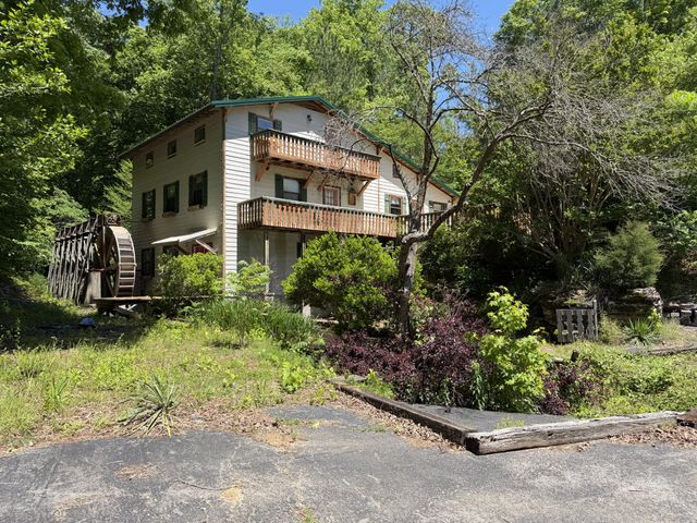 242 Cane Creek Rd, Hohenwald, TN 38462