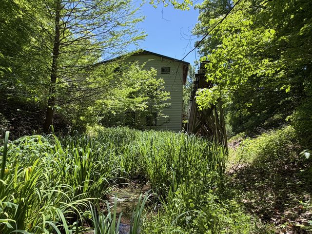 242 Cane Creek Rd, Hohenwald, TN 38462