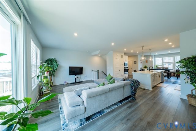 586 Hazel Dr, Henrico, VA 23233