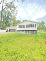 2710 CRESCENT DRIVE, Merrill, WI 54452