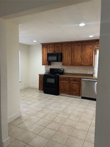 1204 Brown Trail, Bedford, TX 76022