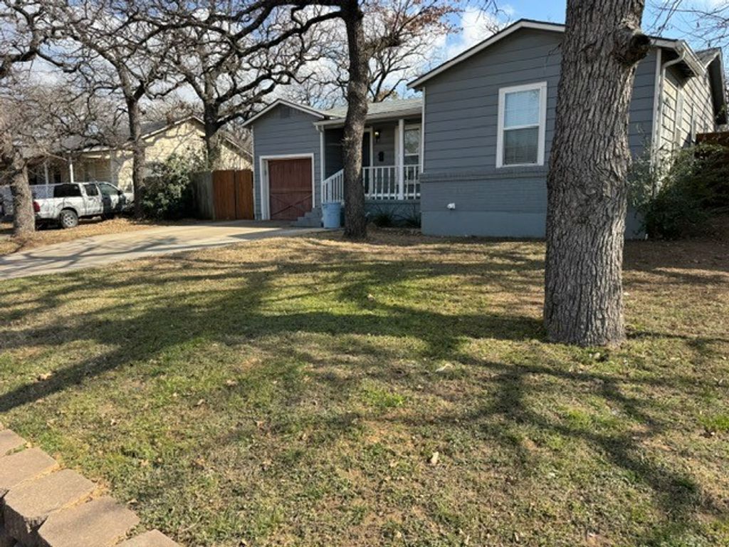 1204 Brown Trail, Bedford, TX 76022