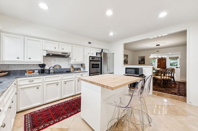 6227 Bandera Avenue D, Dallas, TX 75225