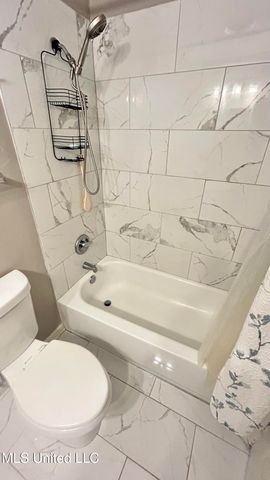 1204 Deerfield Lane, Jackson, MS 39211