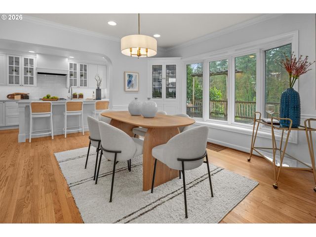 2328 Sw Madison St, Portland, OR 97205