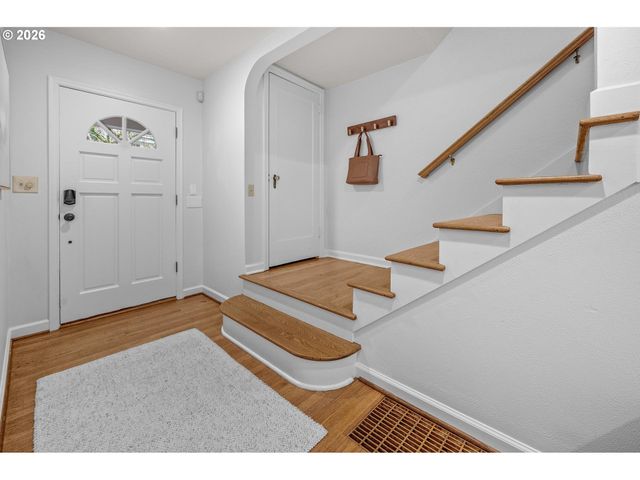 2328 Sw Madison St, Portland, OR 97205