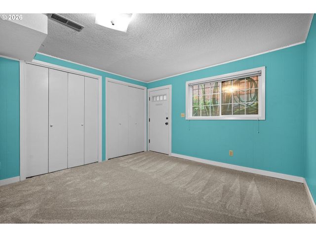 2328 Sw Madison St, Portland, OR 97205