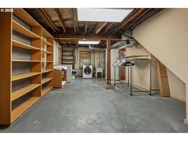 2328 Sw Madison St, Portland, OR 97205