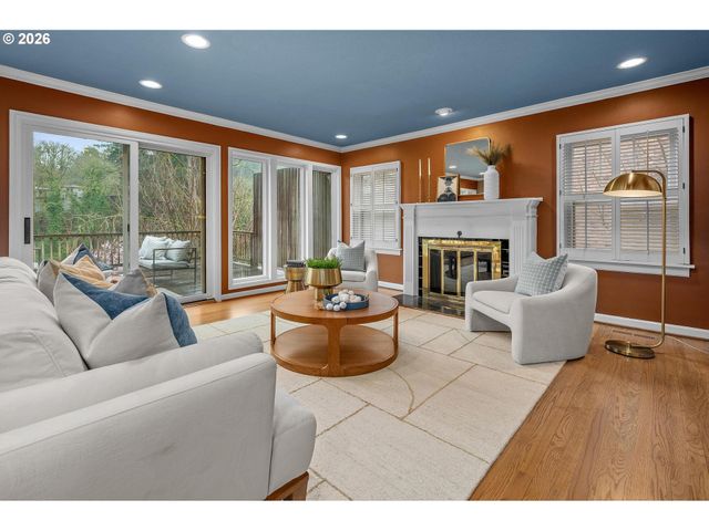 2328 Sw Madison St, Portland, OR 97205