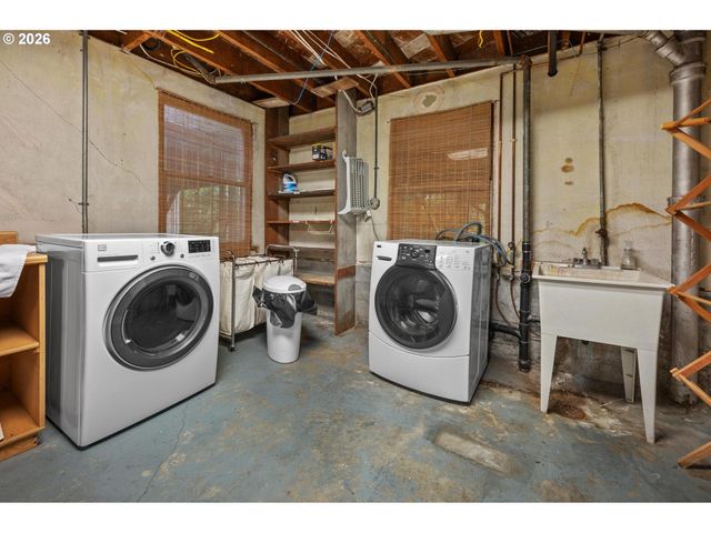 2328 Sw Madison St, Portland, OR 97205