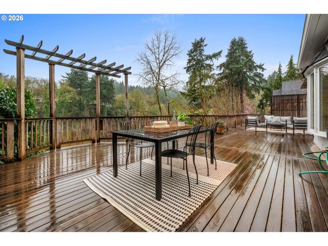 2328 Sw Madison St, Portland, OR 97205