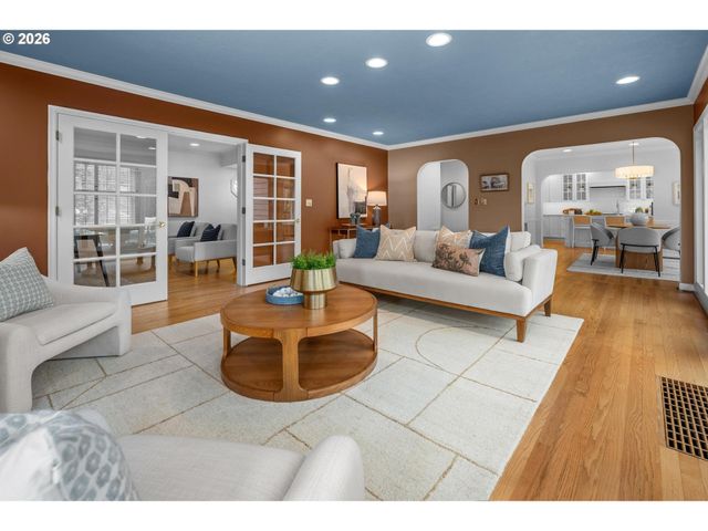 2328 Sw Madison St, Portland, OR 97205