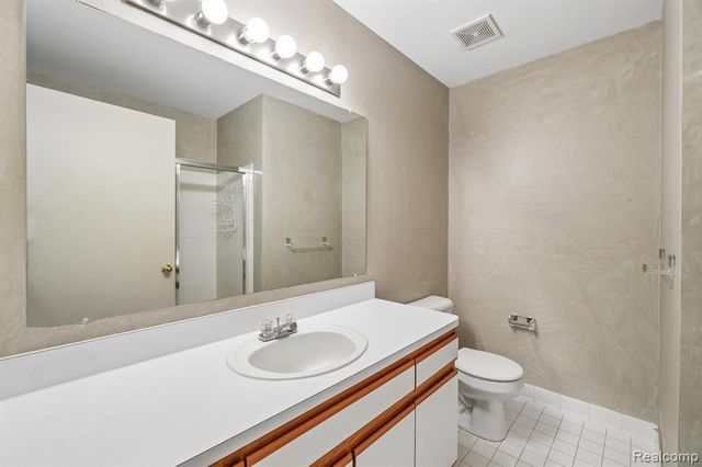 2053 Maplehurst Drive, Commerce Twp, MI 48390