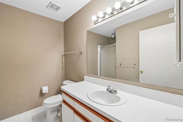 2053 Maplehurst Drive, Commerce Twp, MI 48390