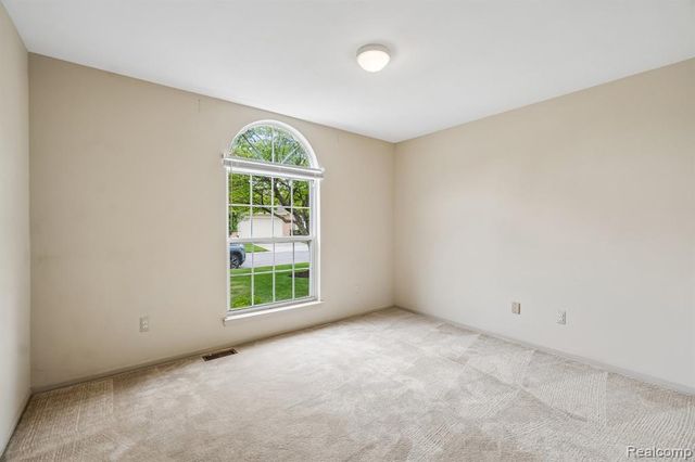 2053 Maplehurst Drive, Commerce Twp, MI 48390