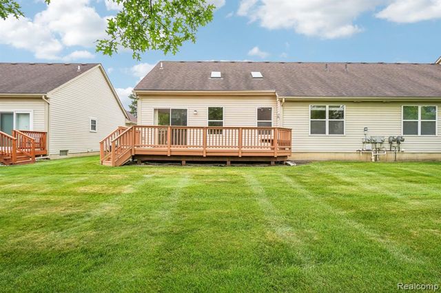 2053 Maplehurst Drive, Commerce Twp, MI 48390