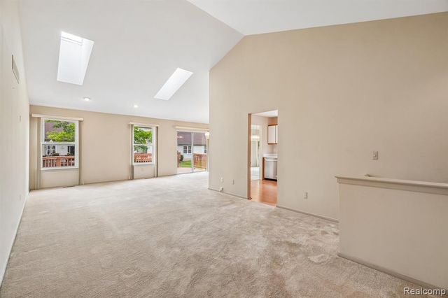 2053 Maplehurst Drive, Commerce Twp, MI 48390