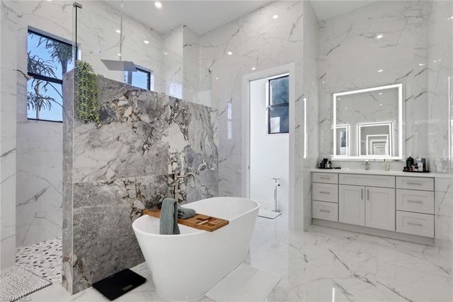 4111 Williams RD, Estero, FL 33928