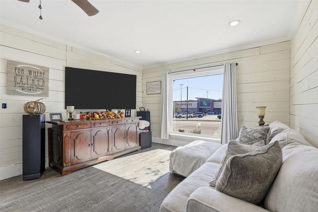 606 Palo Pinto Street, Weatherford, TX 76086